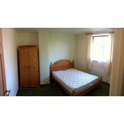 a double room to rent who are quiet and friendly