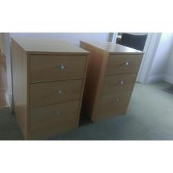 2 x Beech effect bedside tables/ chest of drawers