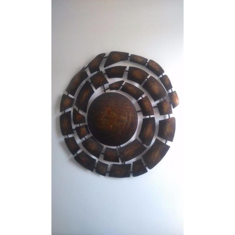 Stunning piece of metal wall art - 24 inches round