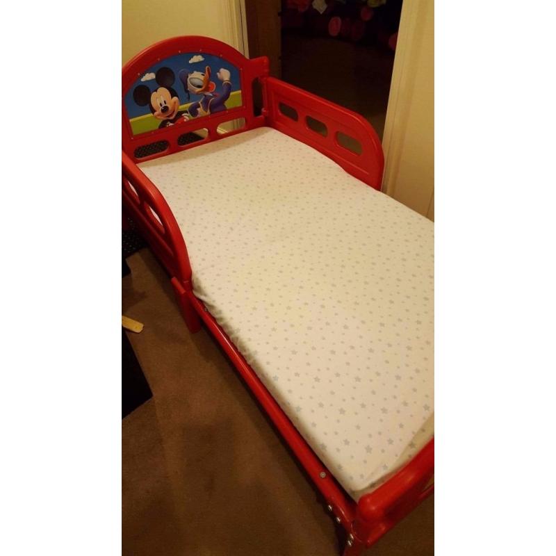 Toddler bed