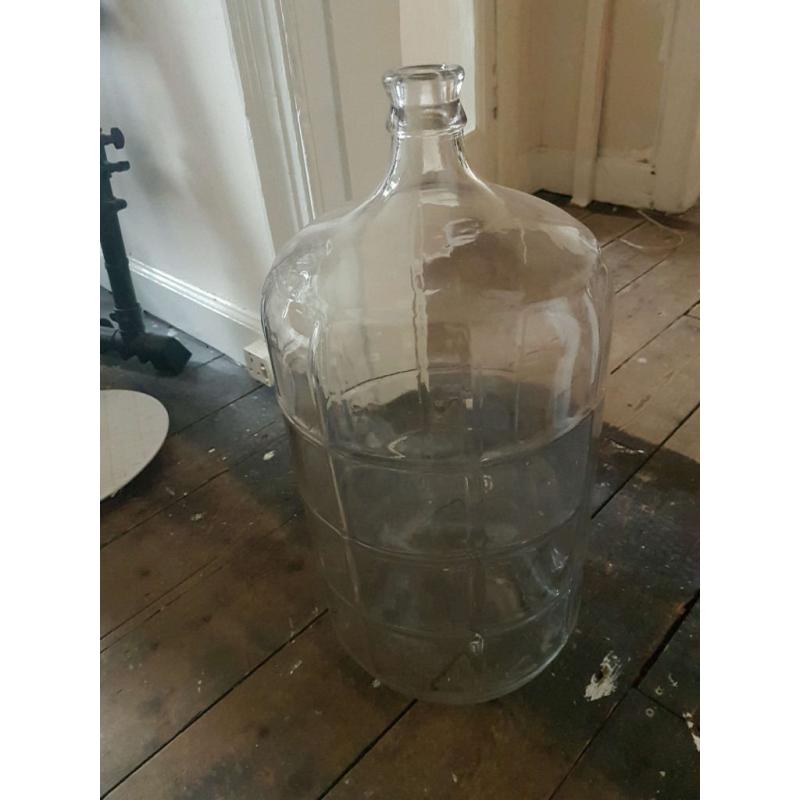 23 litre / 5 gallon demijohn carboy brewing/winemaking