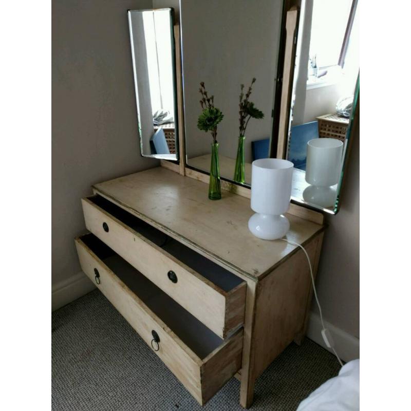 Vintage style dressing table