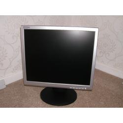 FLUKE 17" LCD computer monitor, built-in speakers. Excellent picture/condition. DVI and VGA inputs