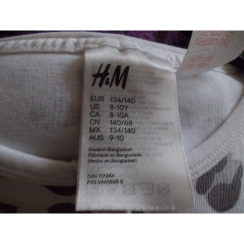 H & M onesie very good condition