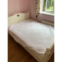 Double Bed with mattress + free mattress pad, chest of drawers, bedside table, bedside lamp