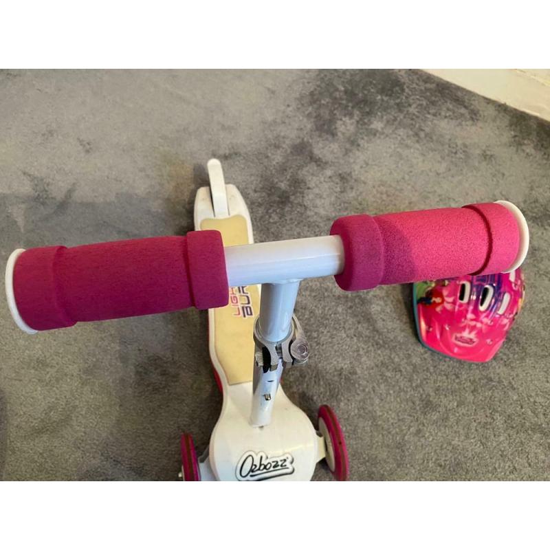 Ozbozz Light Burst Pink Tri Scooter & Disney Princess Helmet