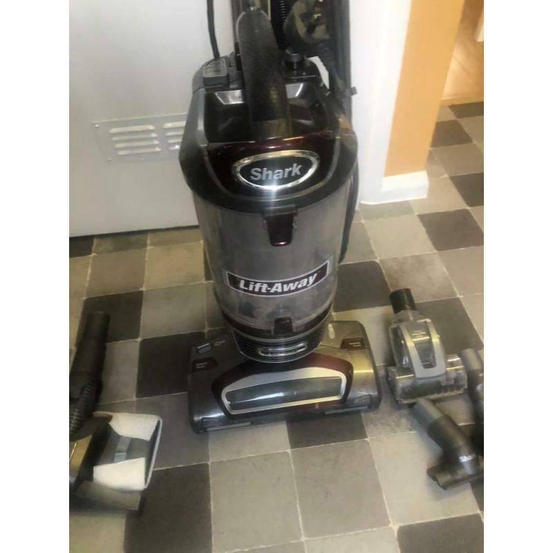 Shark Duo-Clean vacuum cleaner