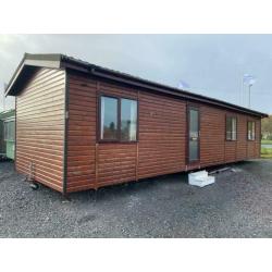LOG CABIN LODGE FOR SALE OFF SITE 40X14FT 2 BED WITH BATH