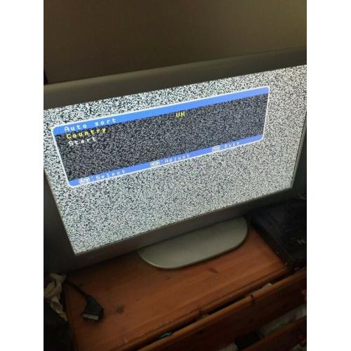 Sanyo 32 LCD in Very Good Condition, Silver with Remote Control