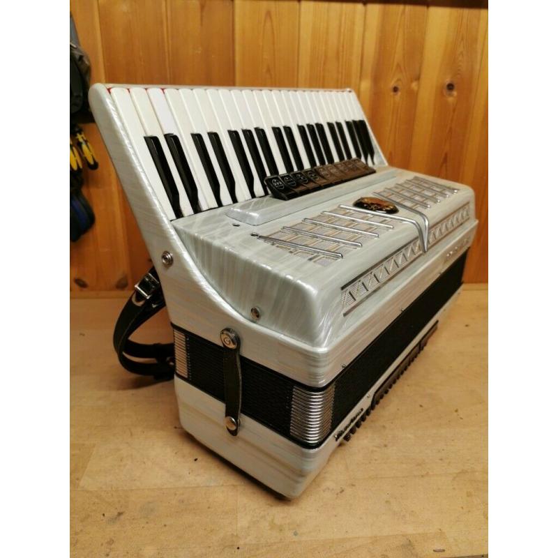 Royalstandard Montana, 4 Voice, Piano Accordion. Online Lessons Available.