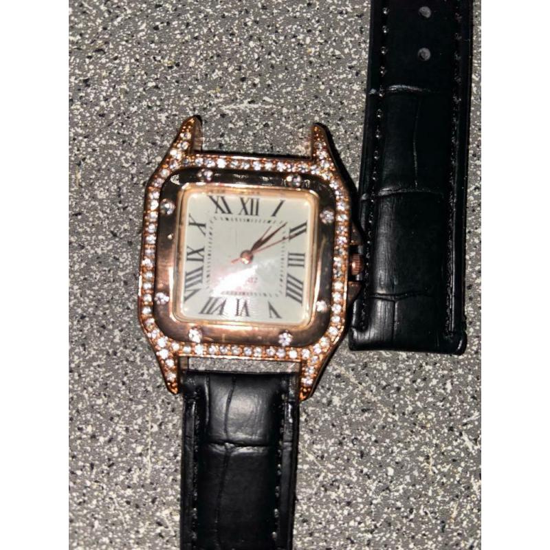 Brand new watch no used new battery inside but see in pictures plz