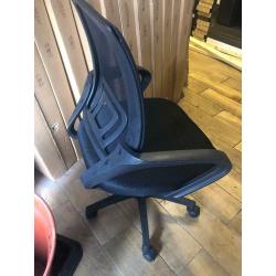 Black swivel office chair - ?20