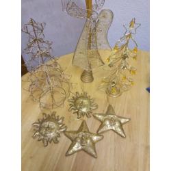COLLECTION OF ASSORTED DECOROATIVE FESTIVE DECORATION'S