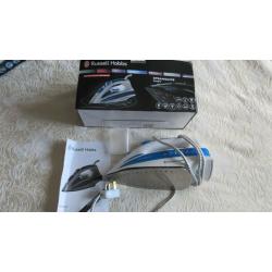 Steam iron 2400W by Russell Hobbs brand new & boxed just ?10