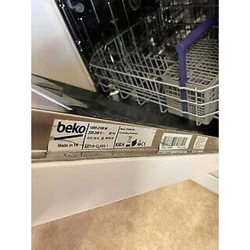 Beko Freestanding Dishwasher DFN4210W