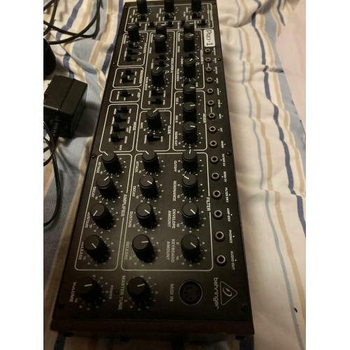 Behringer Pro-1 (mint-condition+boxed+wires)