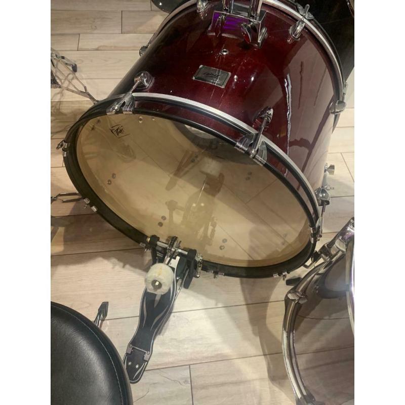 Peavey five hundred series drum kit. Not Pearl