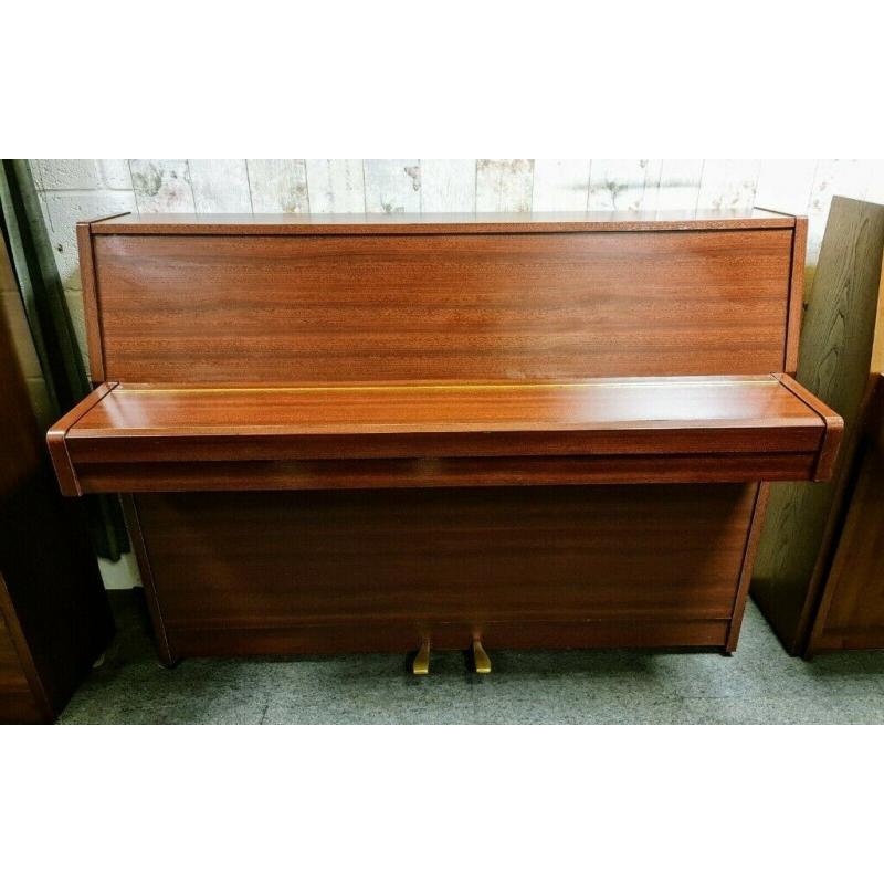 Fantastic Mahogany 'Yamaha' Compact Upright Console Piano - CAN DELIVER