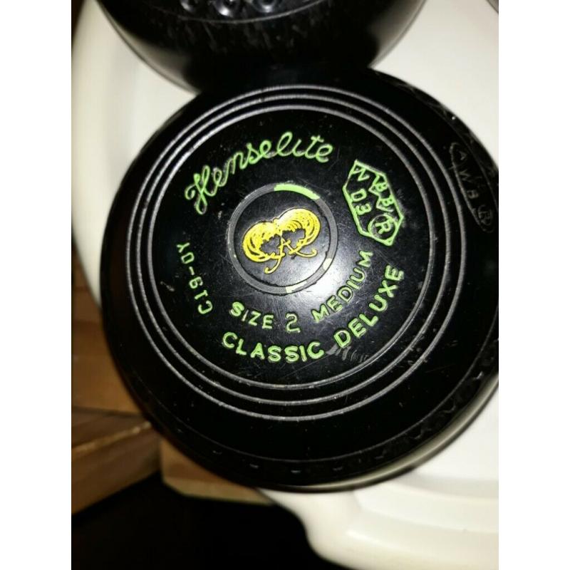 Lawn Bowls ? Henselite classic deluxe (Size 2 Medium) ? Used good condition - ***?30***