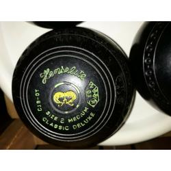 Lawn Bowls ? Henselite classic deluxe (Size 2 Medium) ? Used good condition - ***?30***