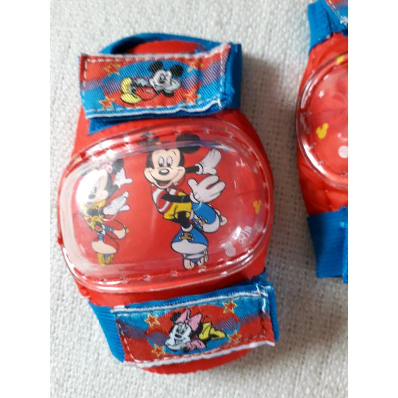 CHILDS MICKEY MOUSE ELBOW AND KNEE PROTECTORS HARDLY BEEN USED.