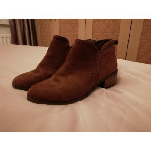 Suede Boots, Tan Brown, VGC, Size 3