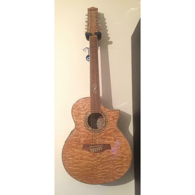 Beautiful 12-string guitar (perfect condition)