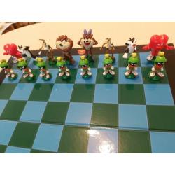 Loony Toons Chess Set