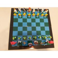 Loony Toons Chess Set